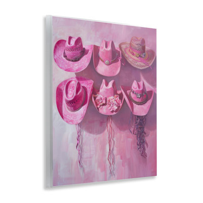 Plaque murale suspendue avec chapeaux de cowboy rose, design par LSR Design Studio
