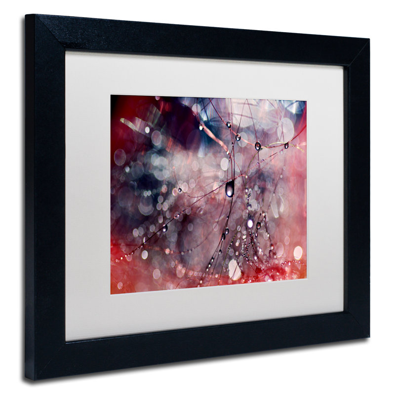 « outside the box » par "beata czyzowska young, reproduction encadrée sur toile, H 11 po x l 14 po x P 0,5 po, Noir