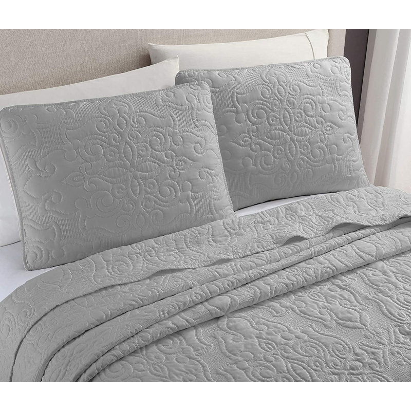 Medallion Embroidered Lightweight Cooling Quilt Set, Queen Quilt + 2 Standard Shams, Light Gray