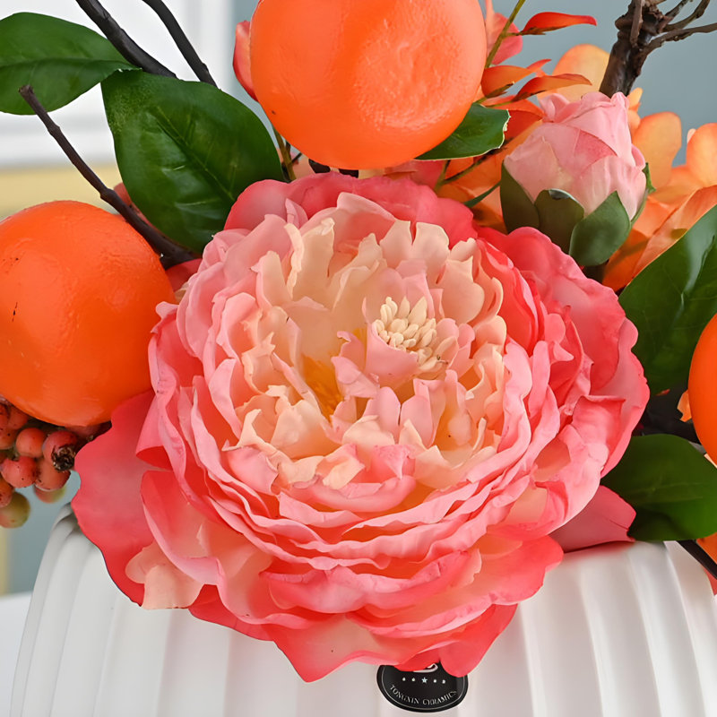 Ornements de fleurs simulées