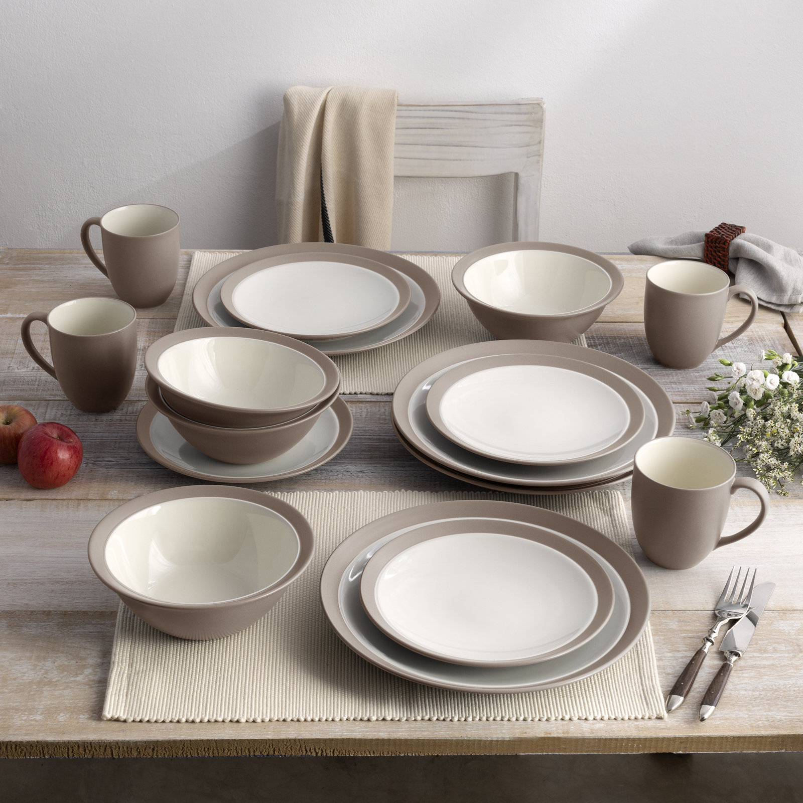Noritake Colorwave 16-Piece Curve Dinnerware Set, Service for 4, Clay