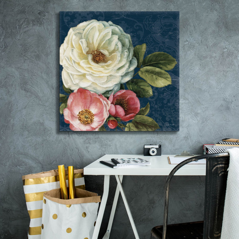 «Floral Damask II On Indigo» par Lisa Audit, art mural sur toile, 37 po x 37 po, H 26 po x l 26 po x P 1,5 po