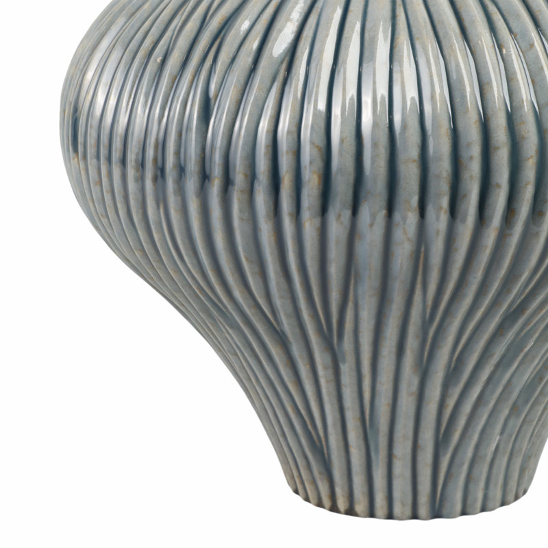 Vase décoratif en porcelaine ciselée Karly pour décor élégant et moderne, H 13,75 po x l 13,5 po x P 13,5 po