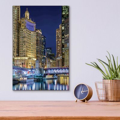 «Chicago River At Night» par Epic Portfolio, art mural en verre acrylique