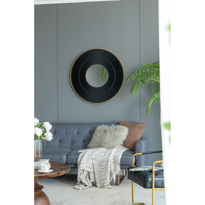 Le miroir neutre de 31,5 x 1,2 x 31,5 po encadré de fer neutre Colorway orne le décor de la maison et ajoute de la saveur à l'intérieur