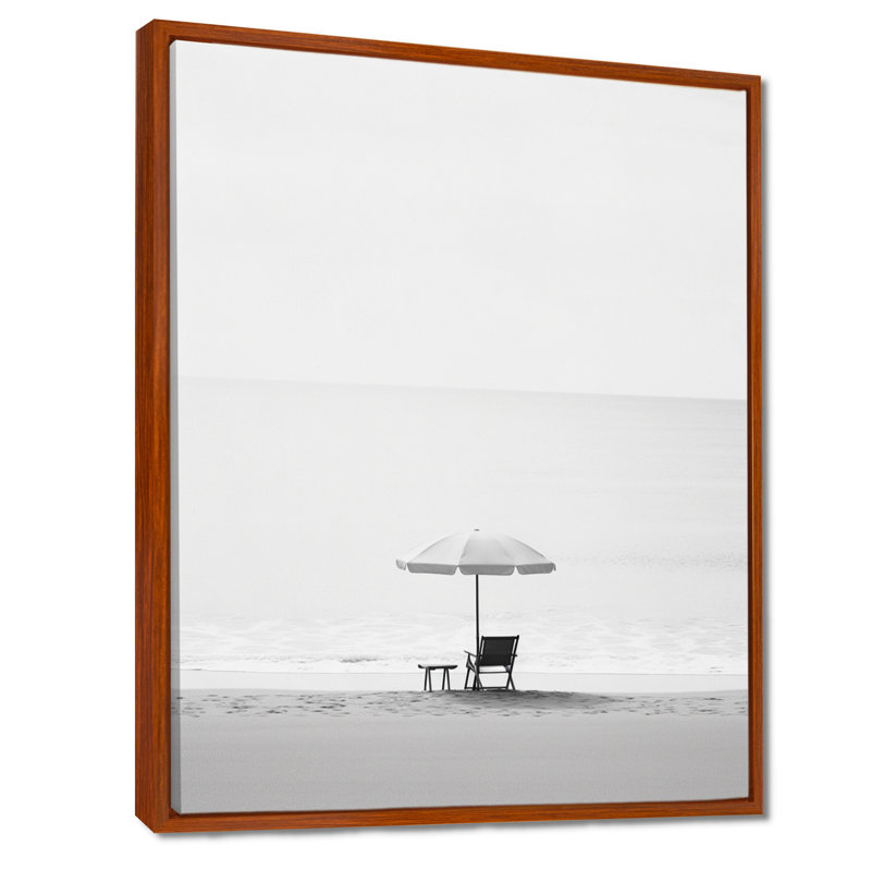 Photo de plage minimaliste noir et blanc I - art mural bord de mer pour le salon, 40" H x 30" W x 1.5" D, Cadre flottant brun