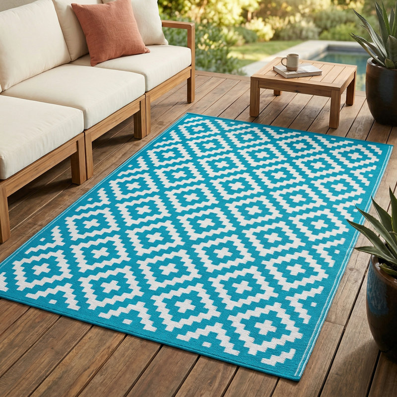 Tapis d'extérieur imperméable en paille recyclée Izna, Rectangle de 5 pi x 8 pi,  Aztec - Teal/White