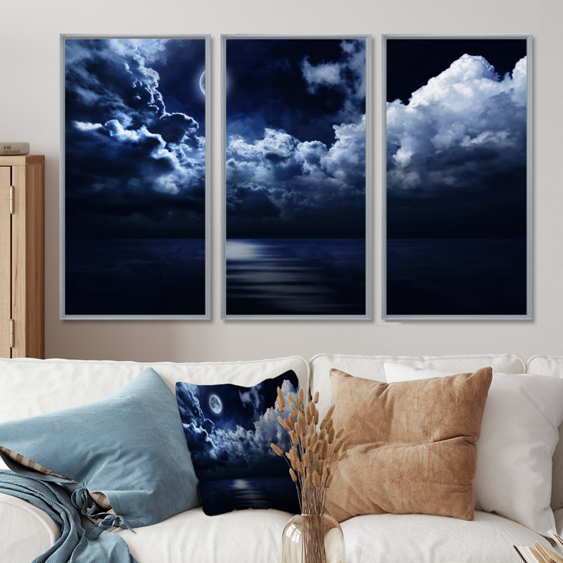Pleine lune dans un ciel nocturne nuageux - ensemble d'art moderne sur toile encadrée moderne de 3, H 32 po x l 48 po, Argent