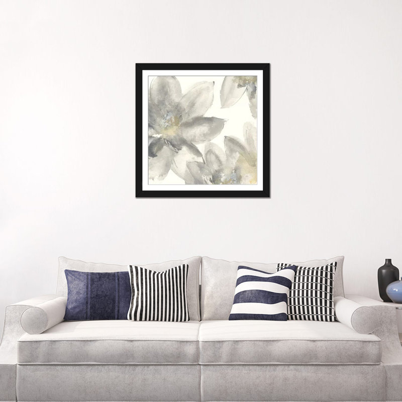«Gray and Silver Flowers I» par Chris Paschke, reproduction sur toile tendue sur châssis, H 37 po x l 37 po x P 1,5 po