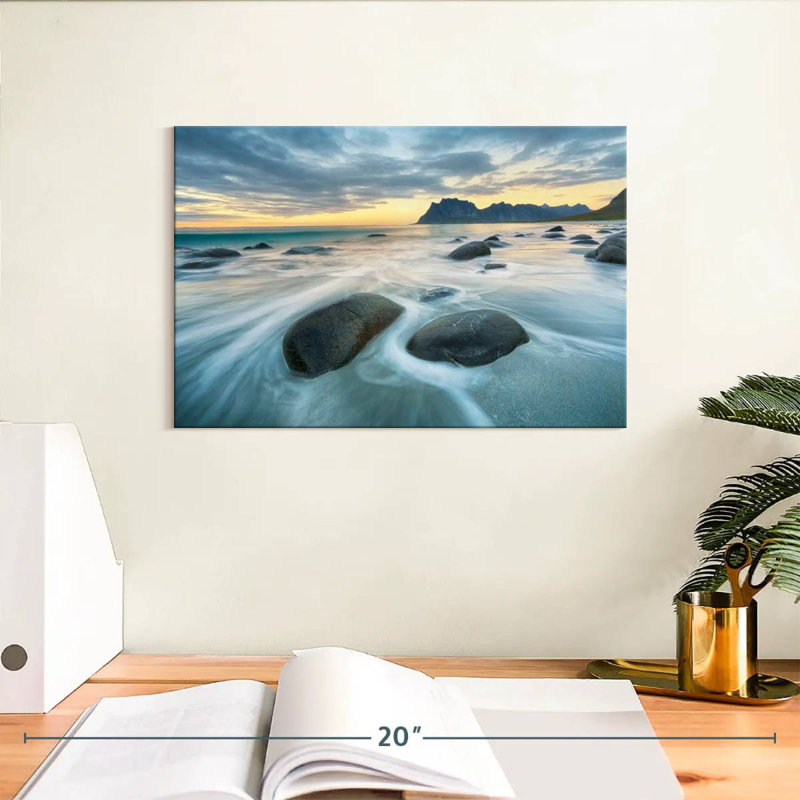 Gillard captivant plage Uttakleiv, H 8 po x l 12 po