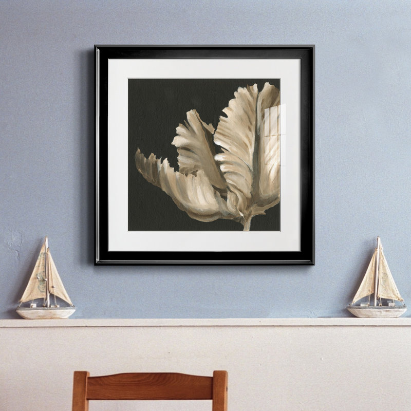 «Classical Blooms II», reproduction encadrée de qualité supérieure - prête à être accrochée, H 26,5 po x l 26,5 po x P 1,5 po