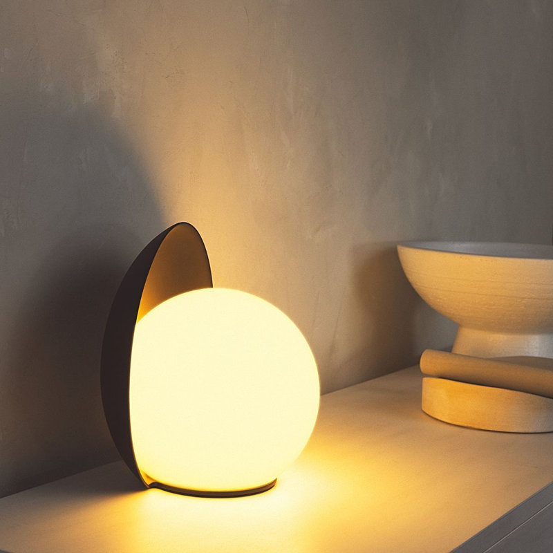Noah Table Light, Carbon