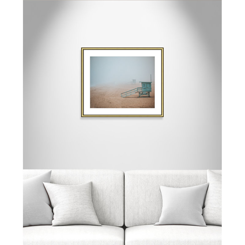 Manhattan Beach par Nathan Dumlao - reproduction d'art sur papier encadrée, H 22,75 po x l 26,75 po x P 0,88 po, Or