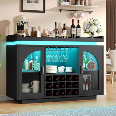 Meuble-bar à vin avec prise électrique et éclairage DEL, meuble de rangement pour spiritueux avec casier à bouteilles et porte-verres, buffet bar à café avec portes cintrées