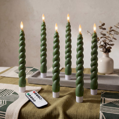  Bougies effilées à DEL sans flamme de 10 po - Spirale pleine torsion - Vert Loden, ensemble de 6 - Télécommande, minuterie 2/4/6/8-H (mémoire 24 heures), bouton marche / arrêt inférieur, à intensité variable, à piles, scintillement / Stable