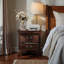 Table de chevet classique-373314816