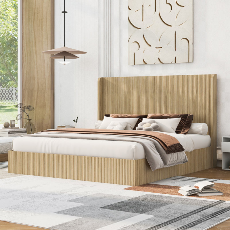 Cadre de lit très grand Mid-Century en bois cannelé, tête de lit haute à oreilles, lit plateforme à profil bas, aucun sommier tapissier requis, assemblage facile pour la chambre à coucher et la chambre d'amis