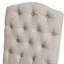 Luxueux ensemble de 2 chaises capitonnées à boutons, alliant confort et style contemporain avec pieds en bois patiné