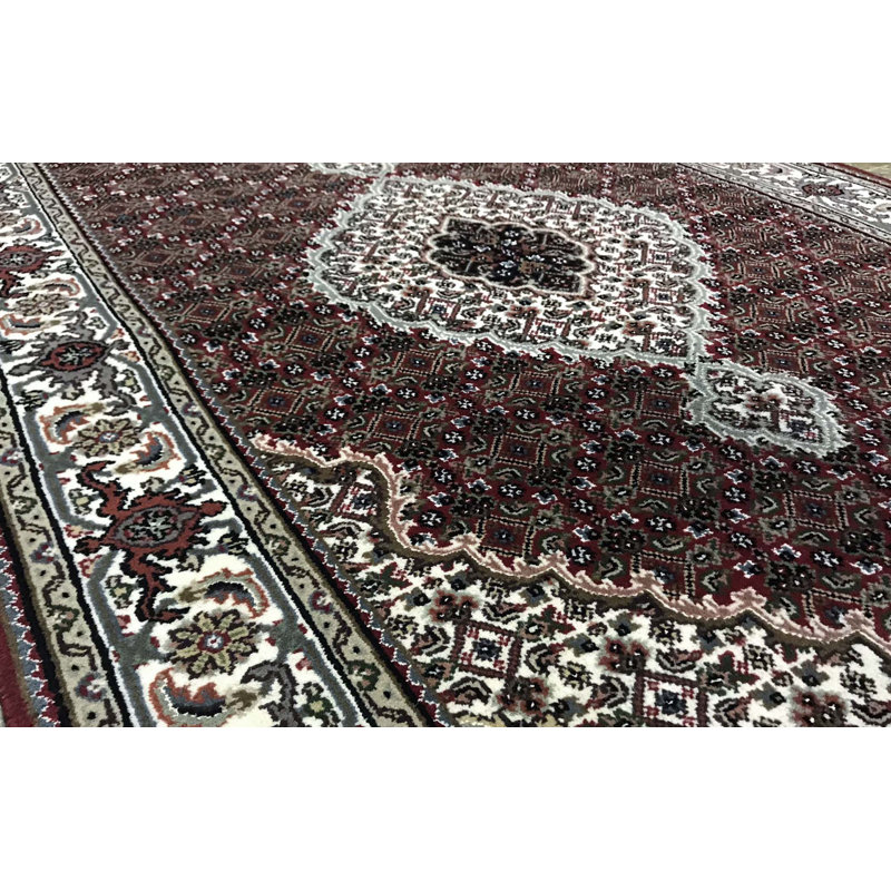 Tapis rouge noué à la main de haute qualité