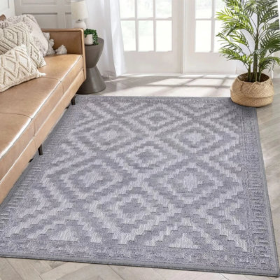 Chevron Machine Tufted Indoor / Outdoor Area Rug
