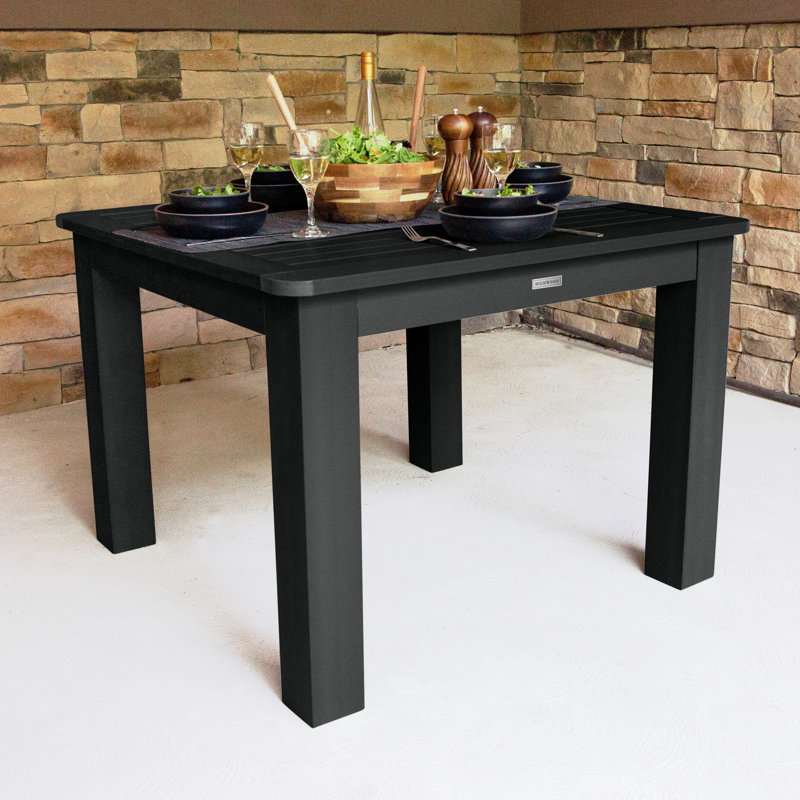 Table de salle à manger en plastique Highsmith, Noir, H 30 po x l 42 po x P 42 po