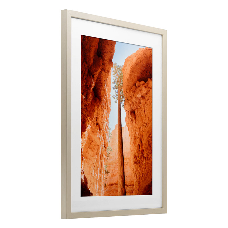 «Bryce Canyon Looming Cliff», reproduction encadrée sous verre, conception de Jade Sharp Photo, Cadre de récolte en pin