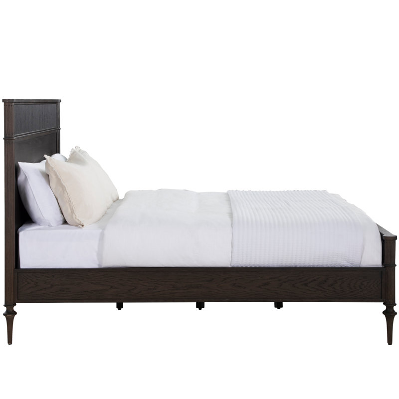 Andrea Bed, Queen