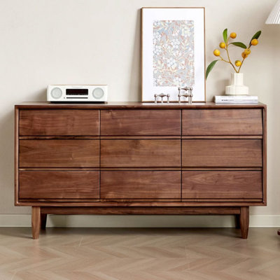 Commode simple nordique
