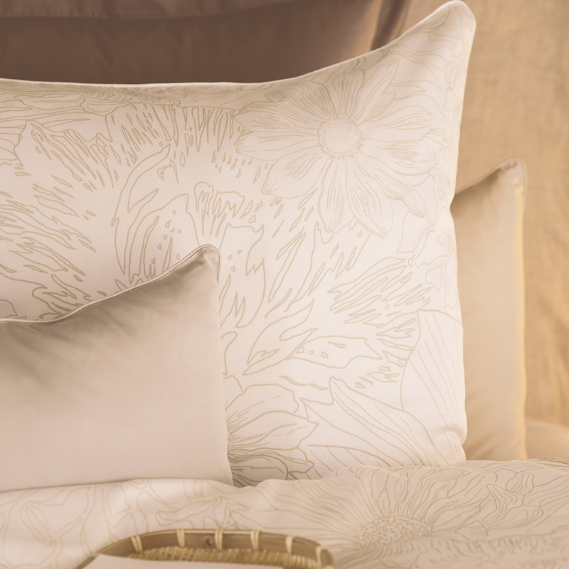 Rosalind Wheeler Abdur-Rahman Duvet Cover with Pillowcases, White
