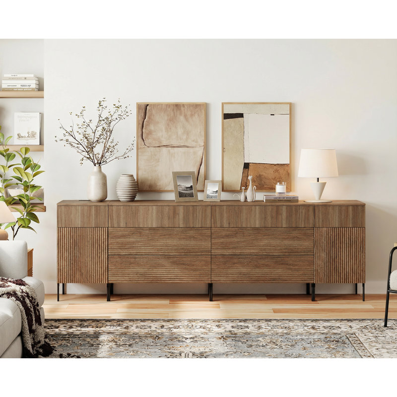 Commode 8 tiroirs 94,5 po en bois avec design Reeded, rangement minimaliste pour la commode, Noyer