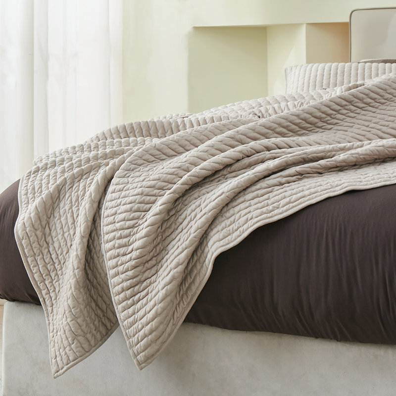Poly Jersey Quilt Set 3 Pieces, Queen Quilt + 2 Standard Shams, White/Beige