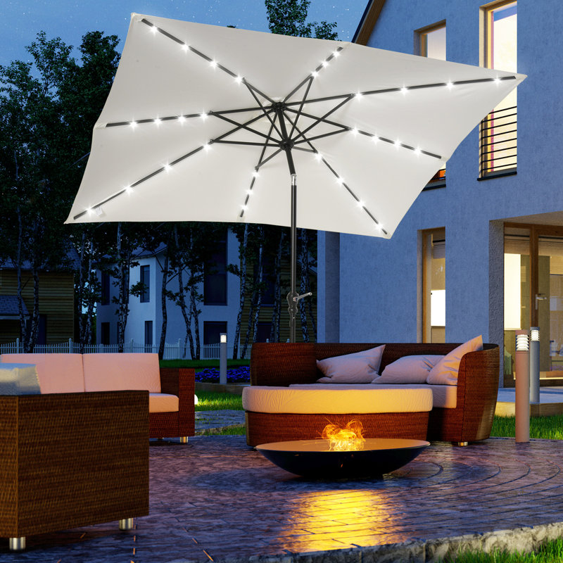 Parasol solaire avec lumières DEL - 9 pi x 7 pi, inclinable pour la protection contre le soleil, abat-jour extérieur à multiples zones inclinables et manivelle de 7 pi, améliorant les espaces dans le jardin, la terrasse et la cour