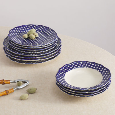 Beatrix Stoneware Dinnerware Set - Service for 4