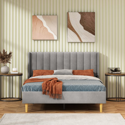 Base de lit tapissier avec tête de lit à oreilles Deeb
