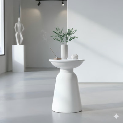 Grande table de bout d'extérieur en métal.