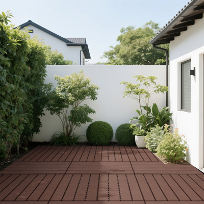 Lot de 22 dalles de terrasse emboîtables, revêtement de sol imperméable pour patio, facile à poser soi-même, pour balcon, jardin ou bord de piscine.
