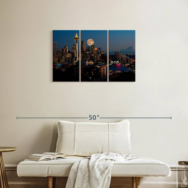 Sebbie Seattle Moonrise, 20" H x 33" W