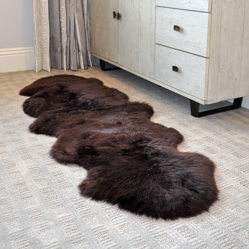 Dunmore Sheepskin Indoor Rug, Novelty 2' x 5'6"