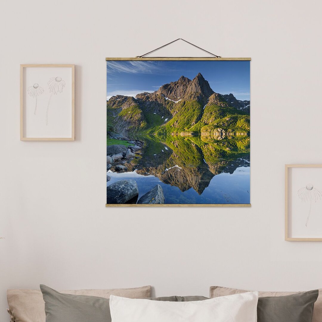 Stoffbild Berglandschaft mit Wasserspiegelung in Norwegen