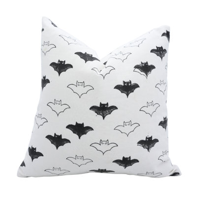 Housse de coussin à motif de chauves-souris volantes fabriquées à la main et à la main Fabividine