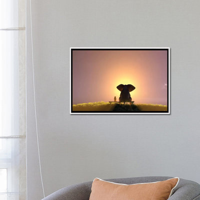 Reproduction d’art, "Elephant and Dog sit on a Bench and Watch a Foggy Sunrise" par Mike Kiev
