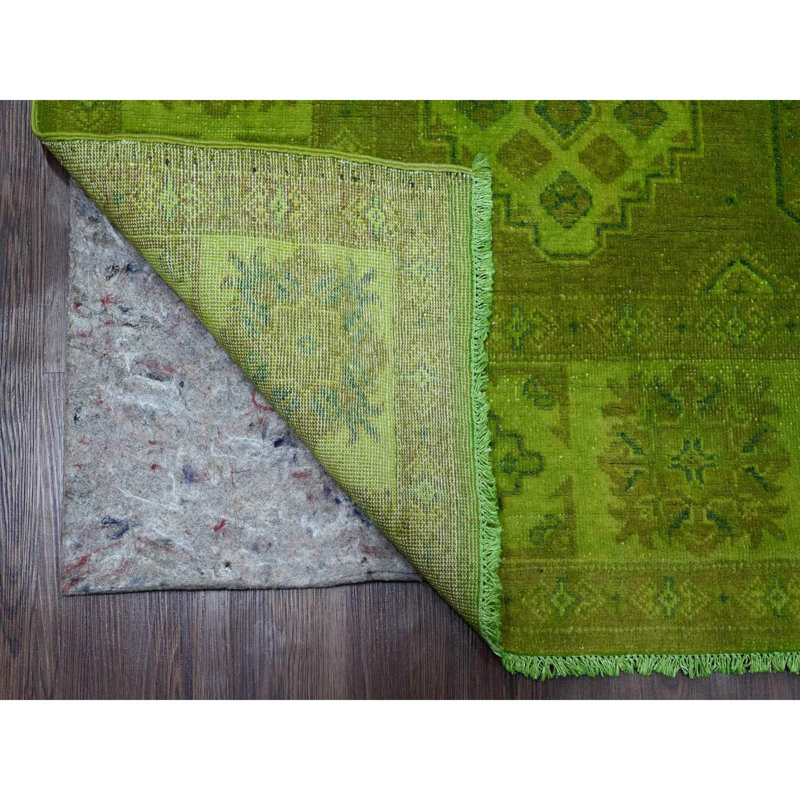 Tapis vert en laine noué à la main 6 pi x 8 pi 2 po Kazak
