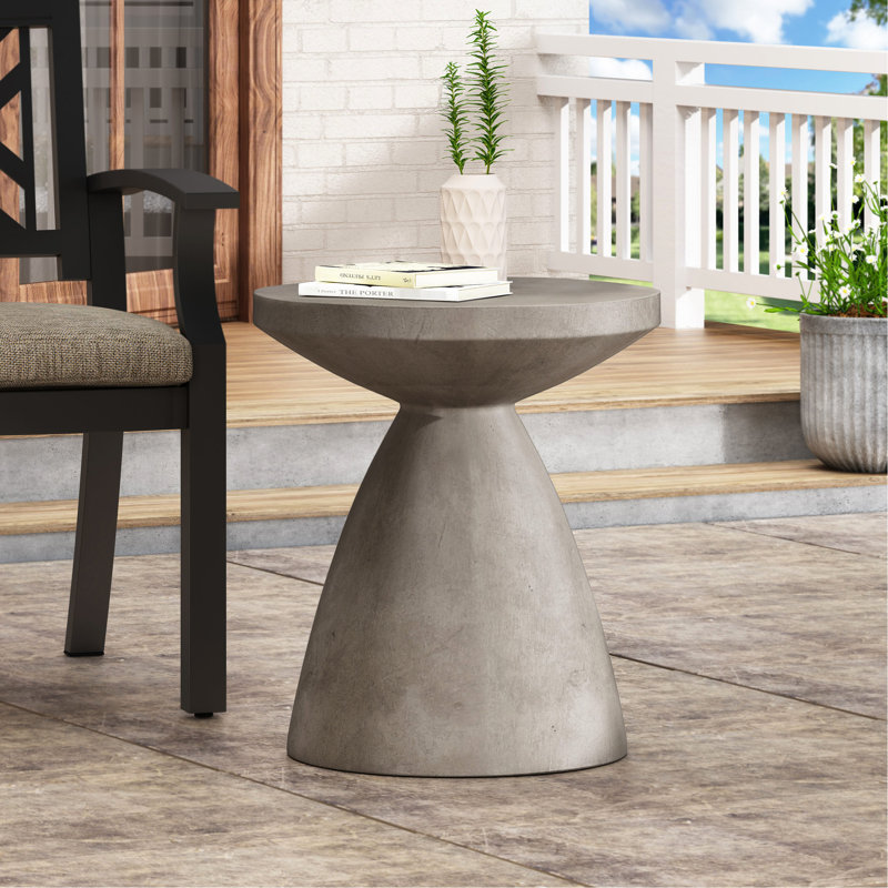 Table d'extérieur en béton léger - Côté élégant et design charmant