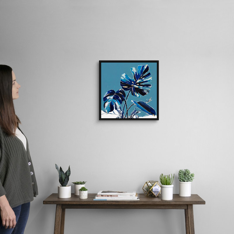 "Swaying Palms I" par Isabelle Z, reproduction d’art sur toile, Cadre noir, H 18 po x l 18 po x P 1,75 po