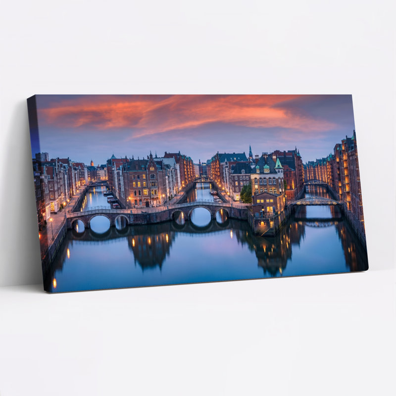 Ensemble d'une toile murale « Reflet de paysage urbain », 40“W x 20”H, Wrapped Canvas