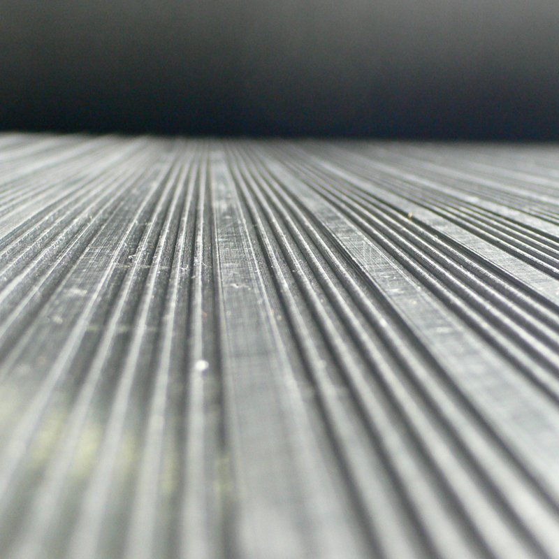 Rouleau de plancher de garage ondulé en composite noir, l 36 po x L 36 po