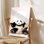 Art mural sur toile, Panda avec une serviette sur la tête, tenant un pinceau, entouré de bulles, art numérique. Décoration murale, œuvre d'art encadrée, prête à accrocher, disponible en 16 x 24, 20 x 30, 24 x 36 pouces
