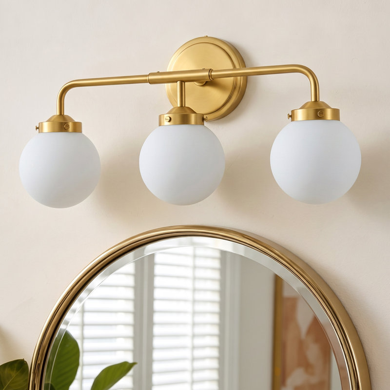Luminaire de salle de bain à 3 lumières à intensité variable avec abat-jour en verre blanc soufflé à la main, Gold
