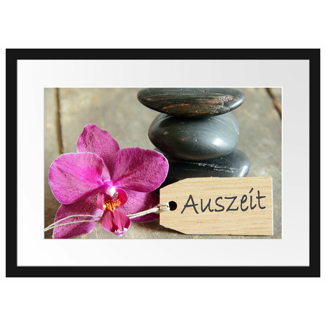 Gerahmtes Poster Auszeit Orchidee mit Zen Steinen