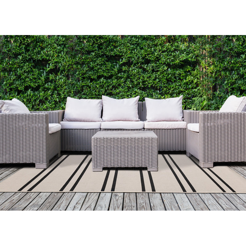 Tapis rayé blanc intérieur / extérieur scandinave, 7 pi 10 po x 10 pi 6 po